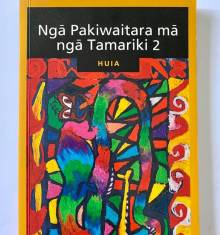 Book cover: Ngā Pakiwaitara mā ngā Tamariki 2